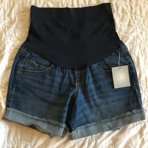 NWT a.glow Boyfriend Maternity Shorts, Sz 6!